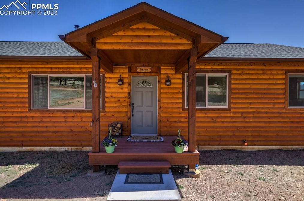 874 Hackamore Dr, Twin Rock, CO 80816