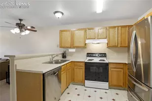 3219 Hearthridge Cir, Colorado Springs, CO 80918 - Photo 4