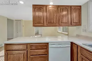 1125 Brittany Cir, Colorado Springs, CO 80918 - Photo 8