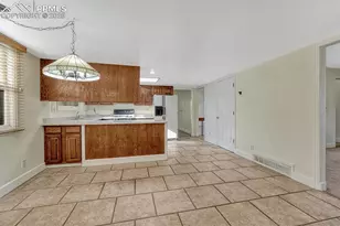 1125 Brittany Cir, Colorado Springs, CO 80918 - Photo 10