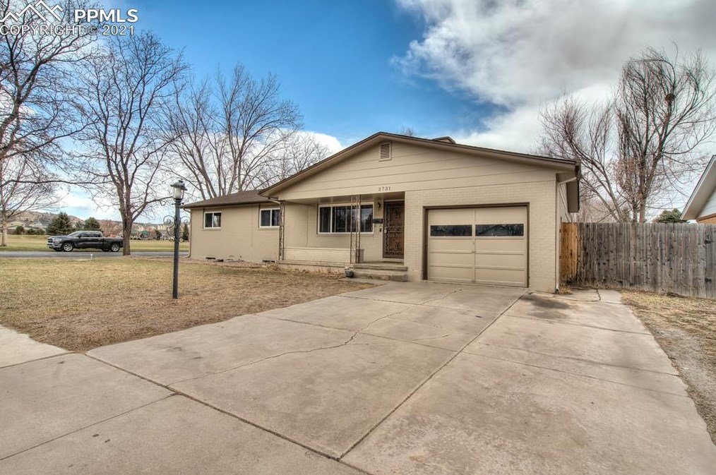 2731 Templeton Gap Rd, Colorado Springs, CO 80907-6426