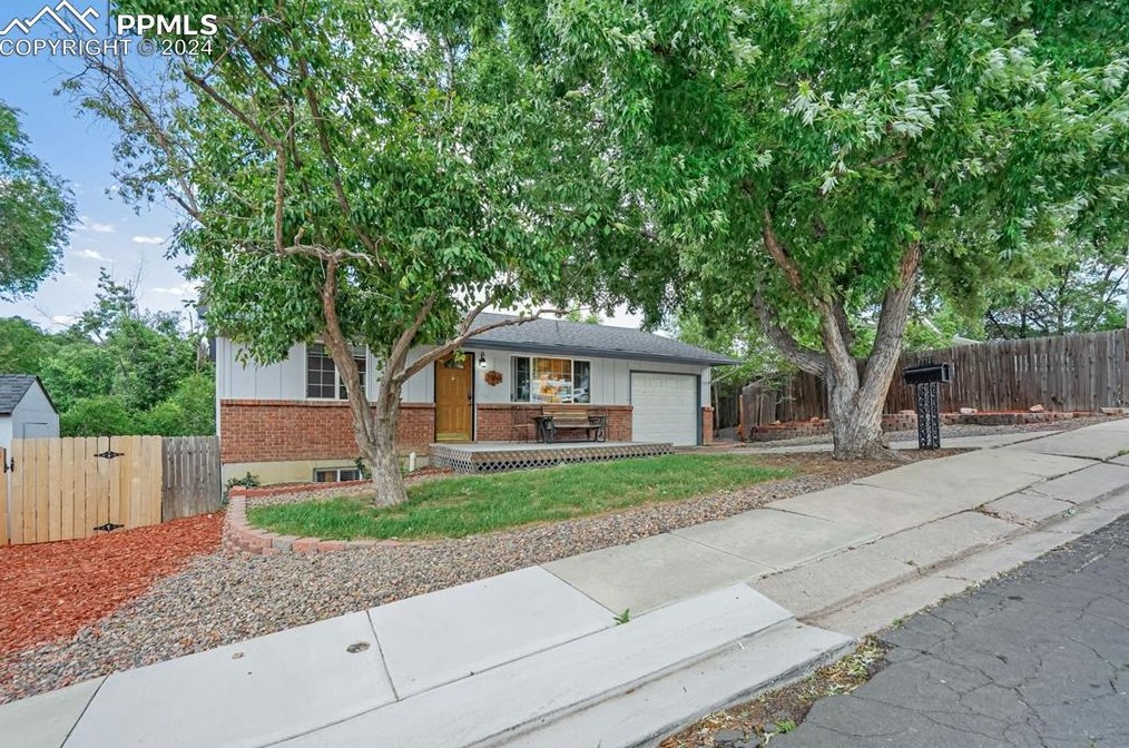 2566 Royalty Ct, Colorado Springs, CO 80904-1755