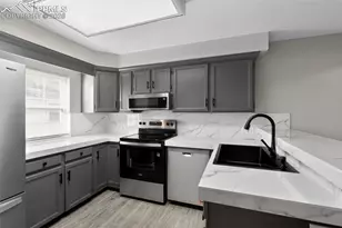 2609 Hatch Cir, Colorado Springs, CO 80918 - Photo 8