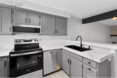 2609 Hatch Circle, Colorado Springs, CO 80918 - Photo 8