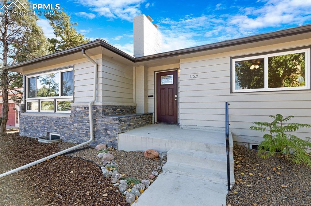 1123 Logan Pl, Colorado Springs, CO 80909-3731