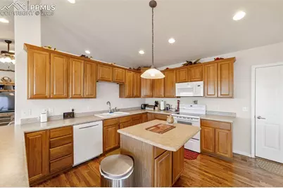 5405 Peregrine Drive, Pueblo, CO 81005 - Photo 6