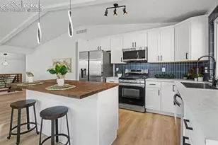 2670 Roundtop Dr, Colorado Springs, CO 80918 - Photo 14