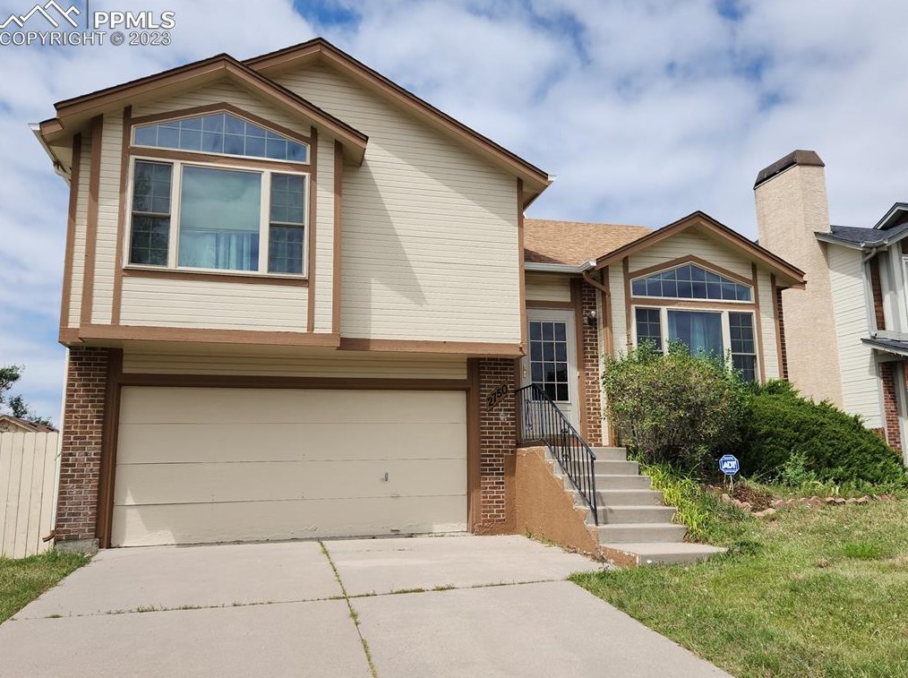 2750 Charlottesville Dr, Colorado Springs, CO 80922-1139