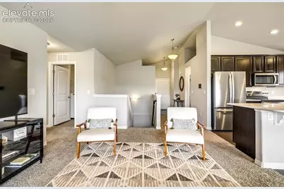 6022 Meadowbank Lane, Colorado Springs, CO 80925 - Photo 10