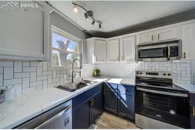 3378 Foxridge Drive, Colorado Springs, CO 80916 - Photo 6