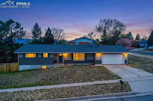 2122 Sussex Ln, Colorado Springs, CO 80909 - Photo 2