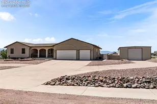 1195 S Los Charros Dr, Pueblo, CO 81007 - Photo 1