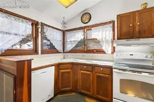 9735 Mountain Rd, Cascade, CO 80809 - Photo 26