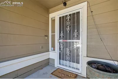 625 Riverview Lane, Colorado Springs, CO 80916 - Photo 6