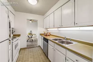411 Lakewood Circle, Colorado Springs, CO 80910 - Photo 12