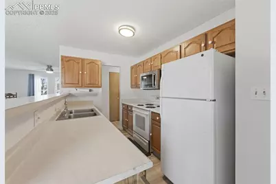 3303 Valley Hi Avenue #B, Colorado Springs, CO 80910 - Photo 8