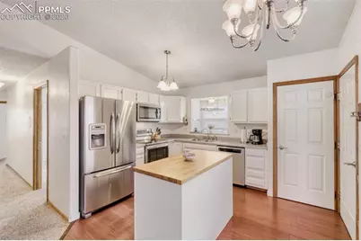 5802 Santana Drive, Colorado Springs, CO 80923 - Photo 4