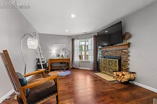 941 Tampico Ct, Colorado Springs, CO 80910 - Photo 6