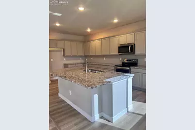 2204 Crestwood Lane, Pueblo, CO 81008 - Photo 8