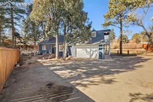 2 Cresta Rd, Colorado Springs, CO 80906 - Photo 2