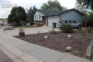 5055 Picket Dr, Colorado Springs, CO 80918 - Photo 2