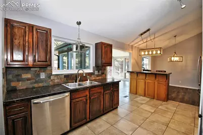 725 N Grey Eagle Circle, Colorado Springs, CO 80919 - Photo 10