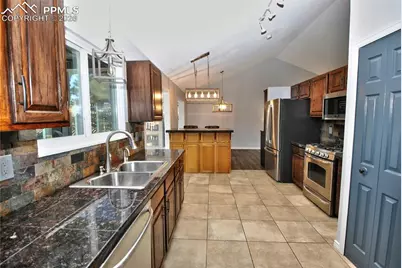 725 N Grey Eagle Circle, Colorado Springs, CO 80919 - Photo 12