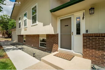 535 Silver Spring Circle, Colorado Springs, CO 80919 - Photo 4
