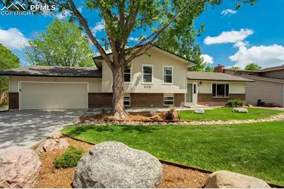 535 Silver Spring Circle, Colorado Springs, CO 80919 - Photo 2