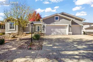 3215 Hollycrest Dr, Colorado Springs, CO 80920 - Photo 2