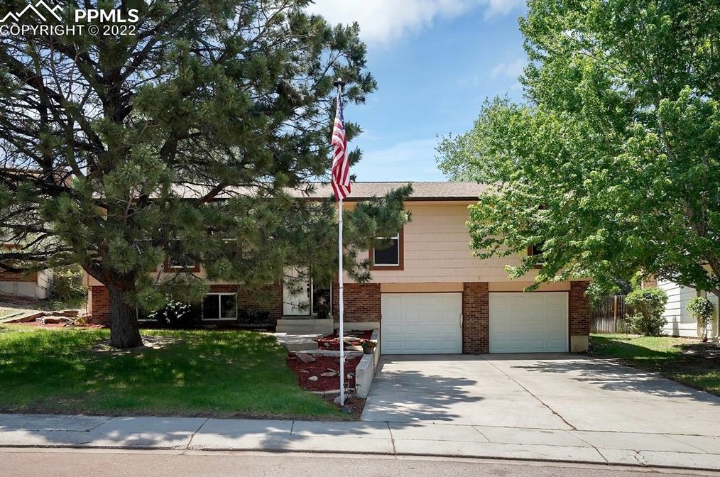 4960 Garden Trl, Colorado Springs, CO 80918-4018