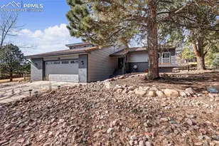978 Allegheny Dr, Colorado Springs, CO 80919 - Photo 2