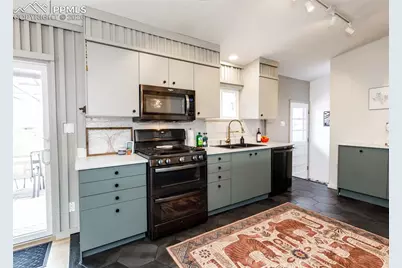 609 Pioneer Lane, Colorado Springs, CO 80904 - Photo 14