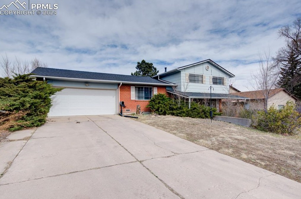 1806 Del Mar Dr, Colorado Springs, CO 80910-1805