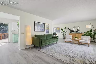 3235 Blue Mountain Way, Colorado Springs, CO 80906 - Photo 4