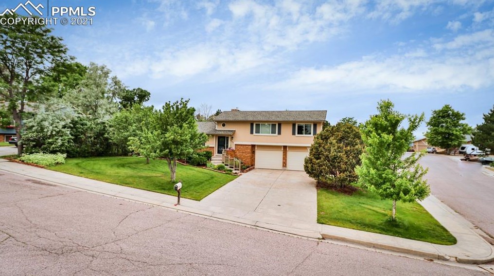 4635 Woodsorrel Ct, Colorado Springs, CO 80917-1421