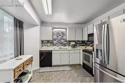 2123 Kodiak Drive, Colorado Springs, CO 80910 - Photo 6