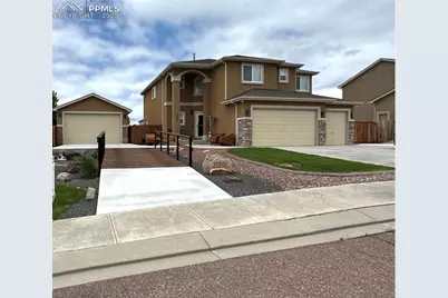 10202 Abrams Drive, Colorado Springs, CO 80925 - Photo 4