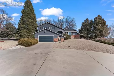 3204 Valley Hi Avenue, Colorado Springs, CO 80910 - Photo 2