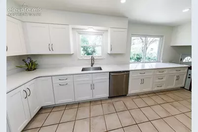 465 Silver Spring Circle, Colorado Springs, CO 80919 - Photo 6