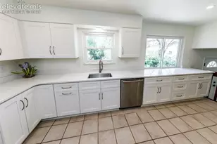 465 Silver Spring Cir, Colorado Springs, CO 80919 - Photo 6