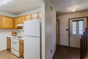 4268 Hunting Meadows Cir, Colorado Springs, CO 80916 - Photo 8