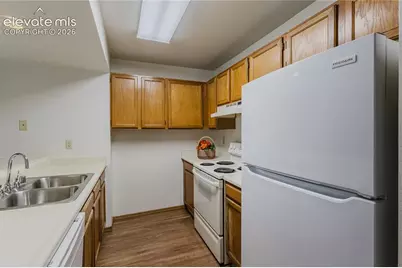 4268 Hunting Meadows Circle, Colorado Springs, CO 80916 - Photo 4