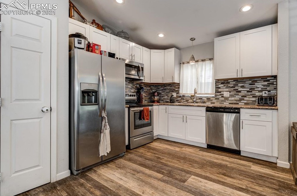 6617 Charter Dr, Colorado Springs, CO 80918-1371