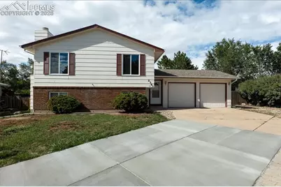 2385 Heathercrest Drive, Colorado Springs, CO 80915 - Photo 2