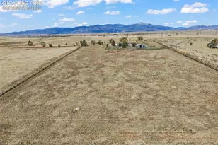 3365 Mockingbird Ln, Colorado Springs, CO 80929 - Photo 4