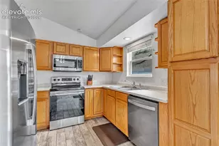 562 S Kearney Ave, Colorado Springs, CO 80906 - Photo 16