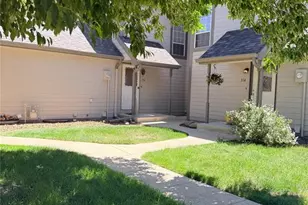 316 Cobblestone Dr, Colorado Springs, CO 80906 - Photo 2