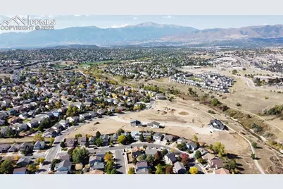 6824 Shimmering Moon Lane, Colorado Springs, CO 80923 - Photo 4