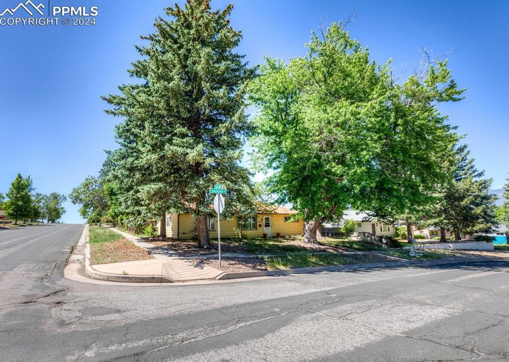 2027 Jackson St, Colorado Springs, CO 80909-1848